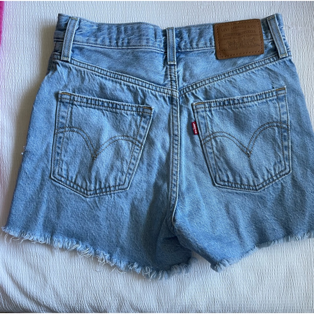Levi’s ribcage shorts